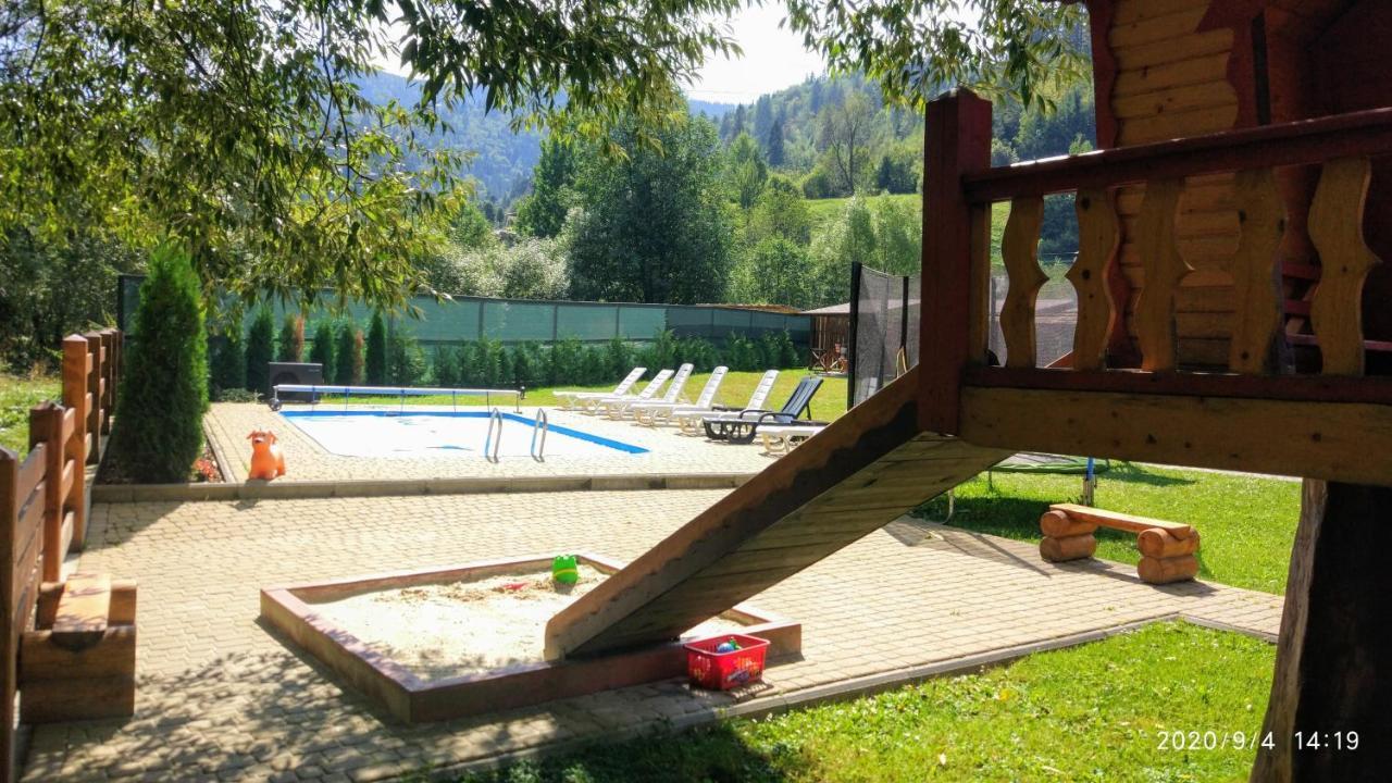Mini Hotel Zakrut Tatariw Exterior foto